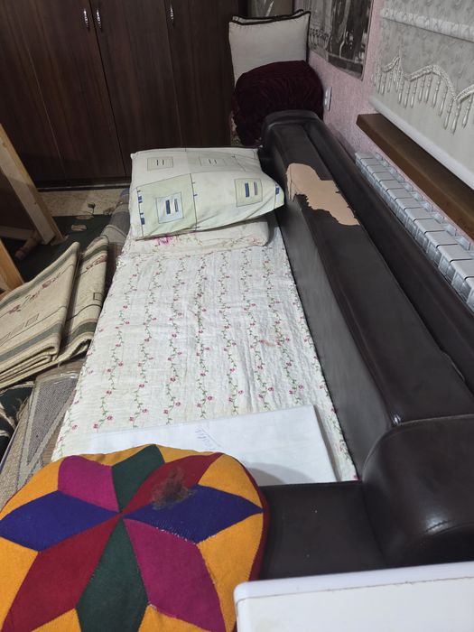 Диван сатылады срочно