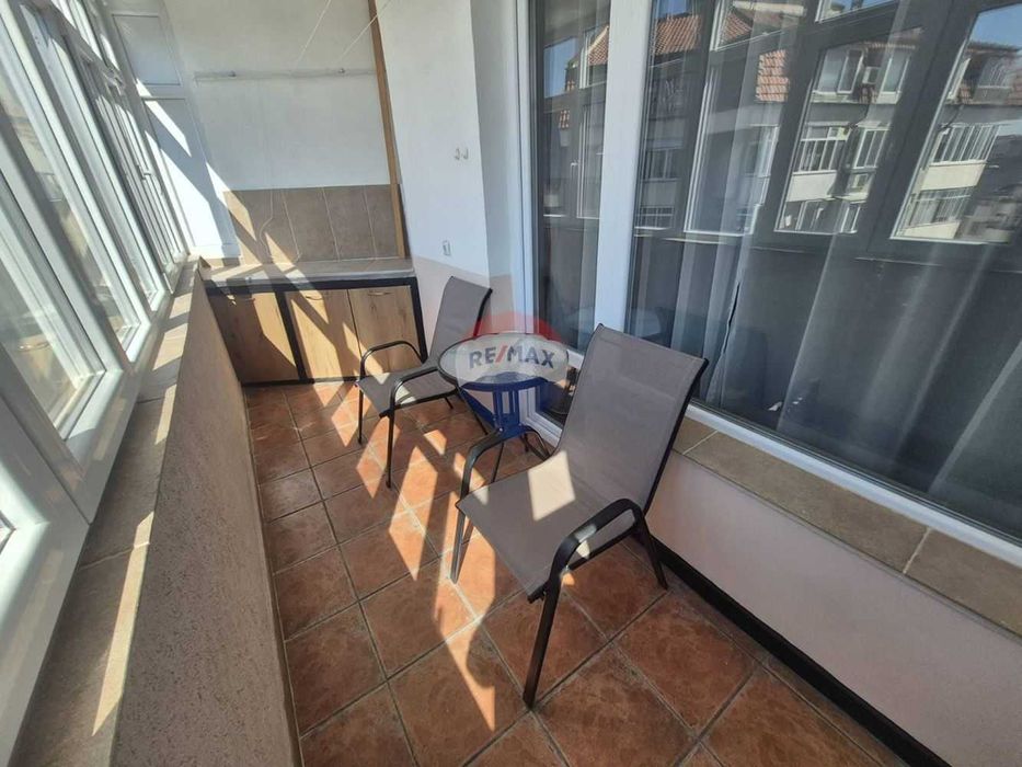 Дава се под наем Тристаен апартамент в Варна, Конфуто - 100 кв.м за 648.21 € - Снимка #8