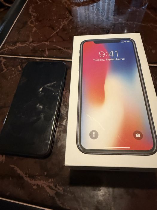 Iphone X с кутия
