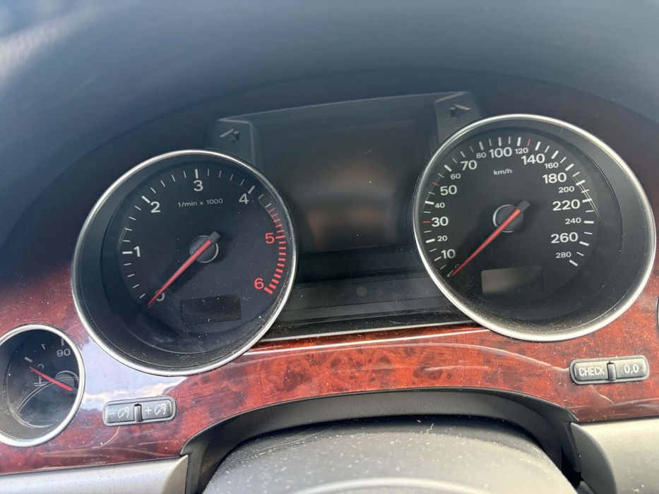 Audi A8 D3 Quattro 3.0TDI на части