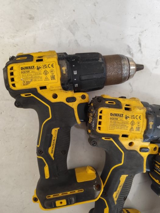 Безчетков акумулаторен винтоверт Девалт DeWALT DCD709