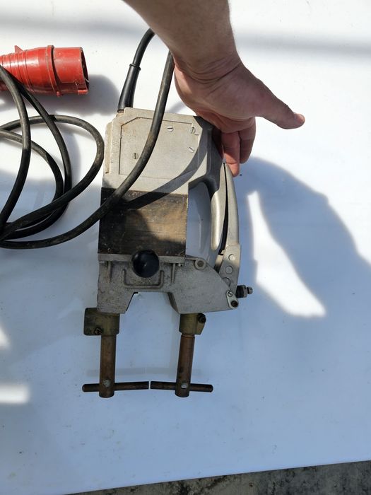 Aparat sudura in puncte portabil