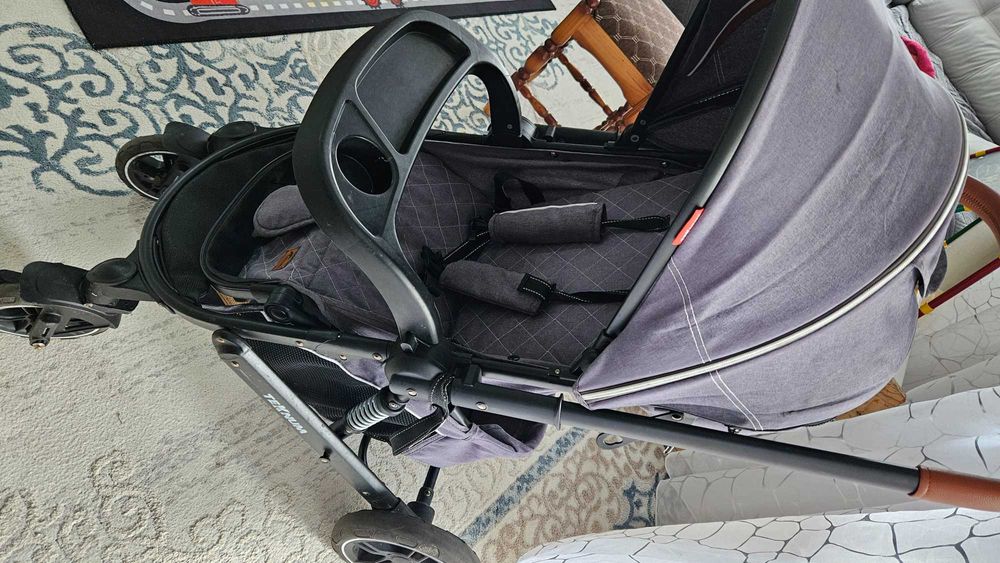 Детская прогулочная коляска