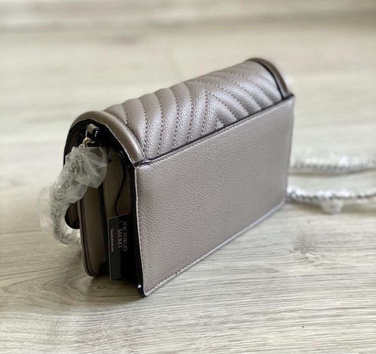 Vand geanta Victoria’s Secret noua