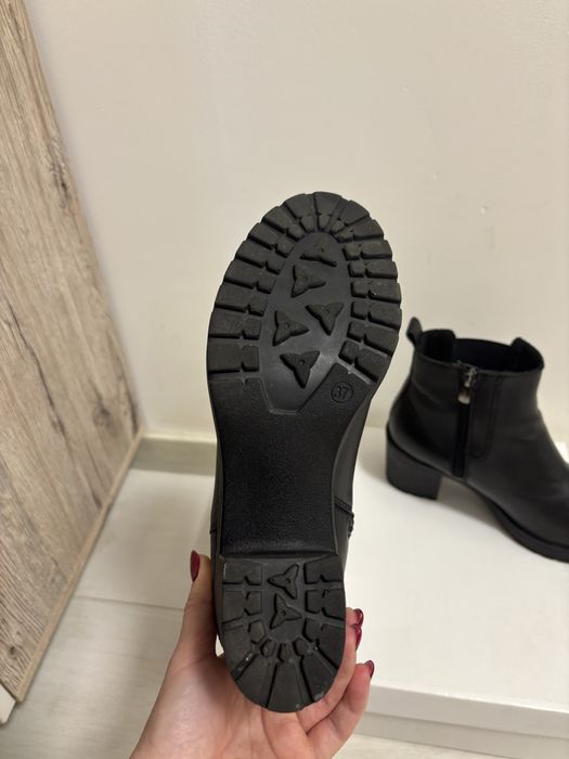 Botine / cizme femei, cu toc, negre, piele naturală, mărime 37