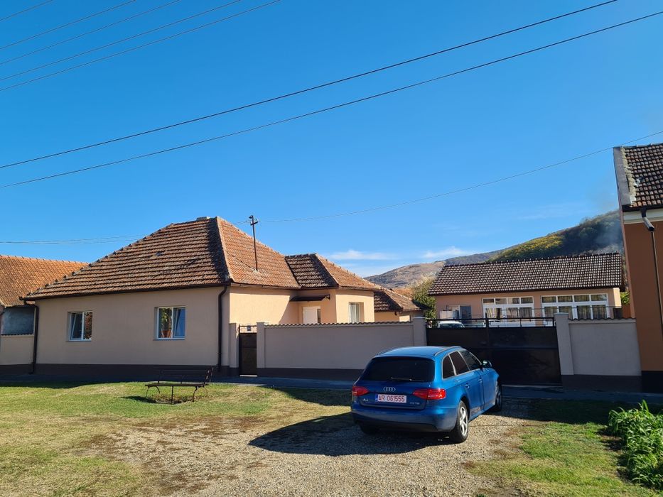Maison, 1800 m²