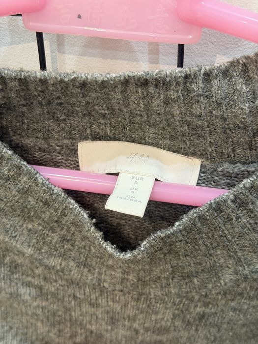 Серый свитер H&M