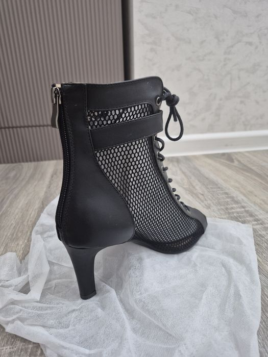 Продам High Heels