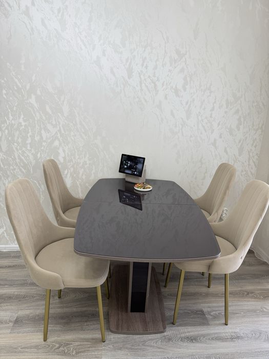 Продам стол в идеальном состоянии