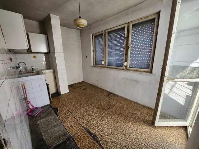 Продава се Двустаен апартамент в Търговище, Център - 65 кв.м за 1216 €/кв.м - Снимка #2