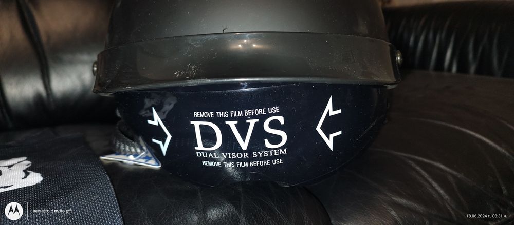 Каска за мотор М размер нова