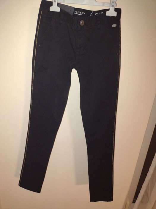 Pantaloni tip chino cu fir auriu