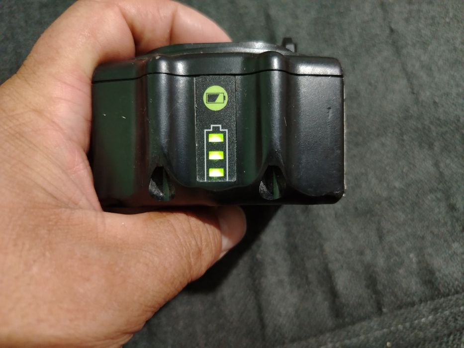 Acumulator baterie Makita 18v  5,5A în stare bună