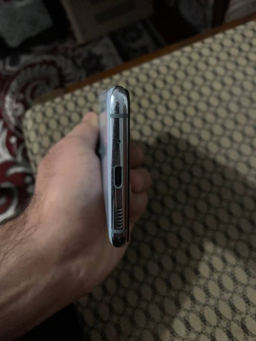 Samsung s20 5G 12/128 tali narhidan ozgina o'tib beriladi