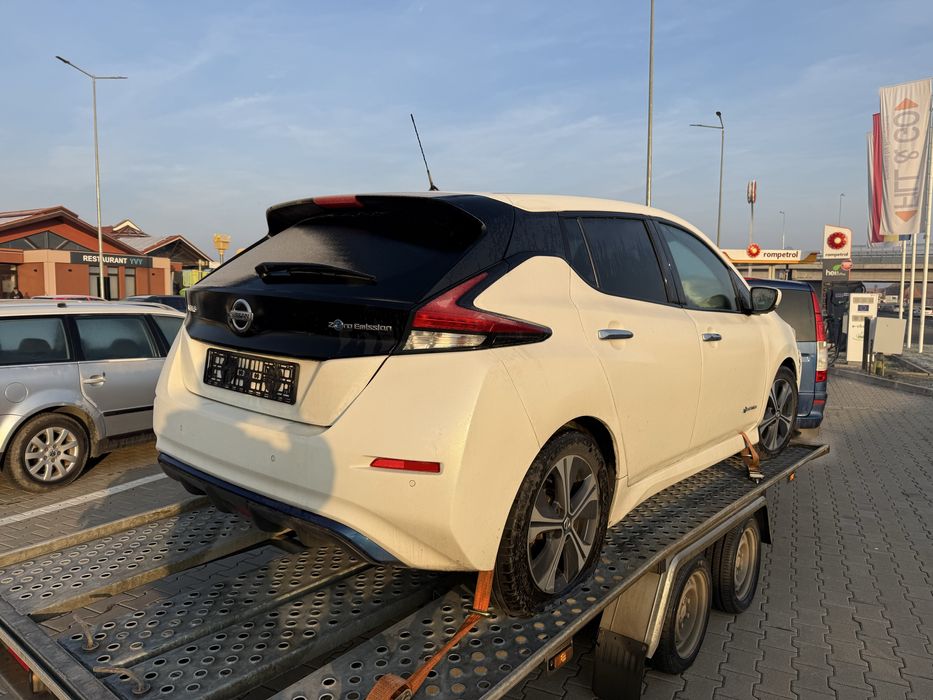 Nissan leaf 2020 electric avariat