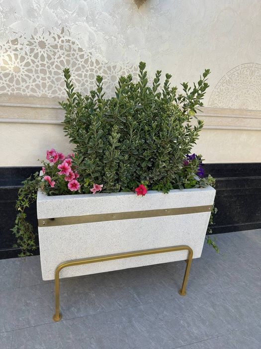 Скамейка. Вазон. Урна.кашпо