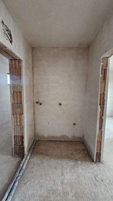 Продава се Двустаен апартамент в Търговище, Център - 70 кв.м за 1166 €/кв.м - Снимка #3