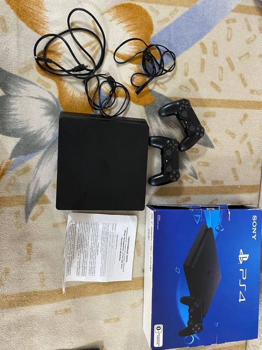 Playstation 4 slim 1TB