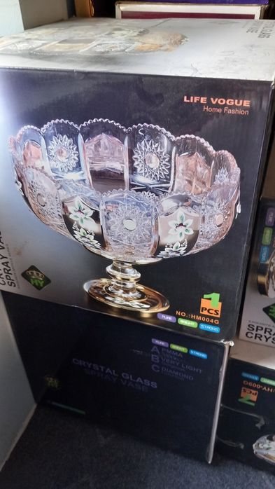 Срочно продам багемский вази с 12 бокалом договоримся