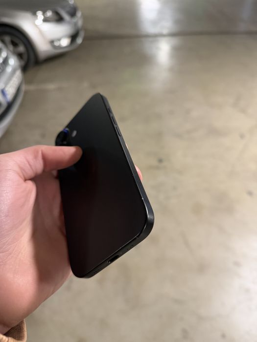iPhone 16 black 256 GB vand schimb