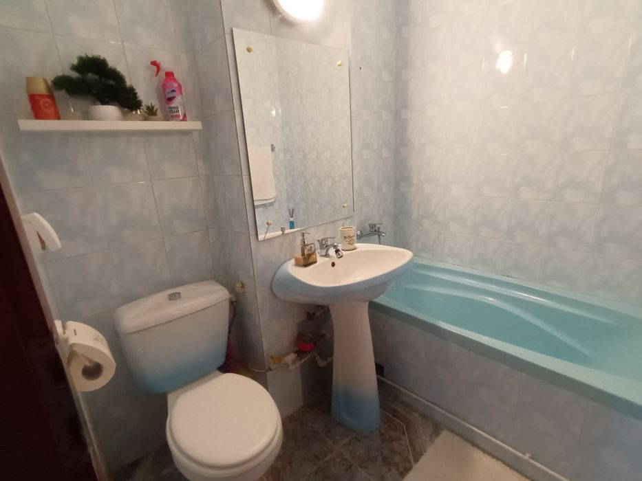 Proprietar,închiriez apartament 2 camere,etaj 1,ultracentral Deva