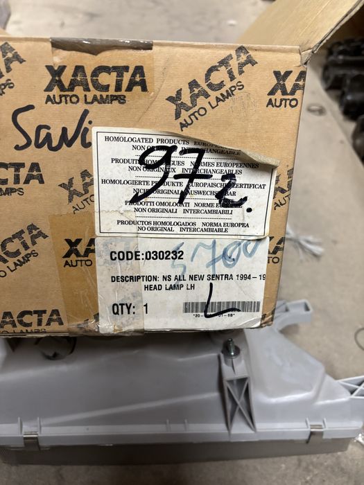 Нисан центра фара левая