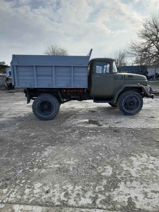 Зил самосвал сотилади