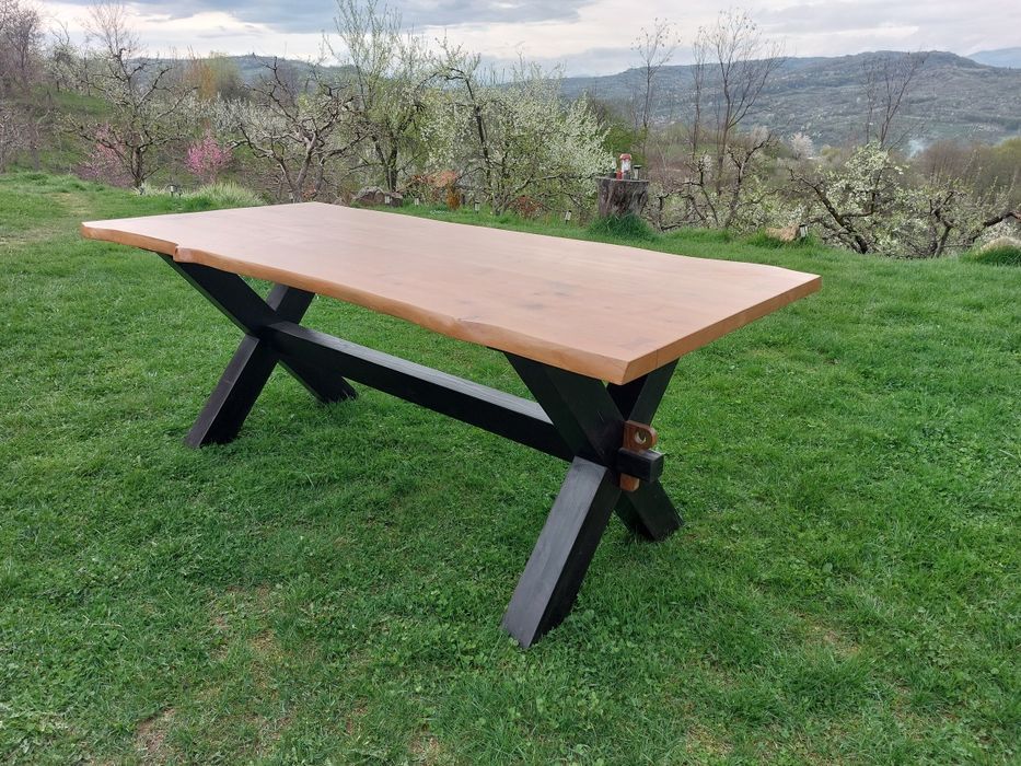 Masă lemn masiv 210×90 cm (blat din lemn de cireș)executata manual