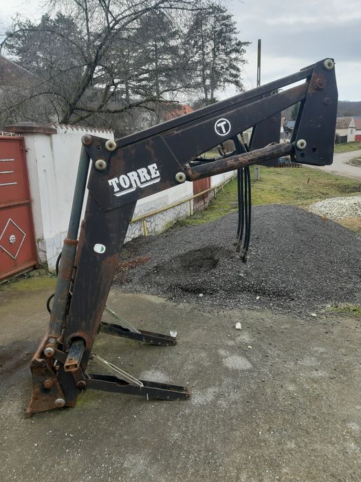 Incarcator frontal tractor