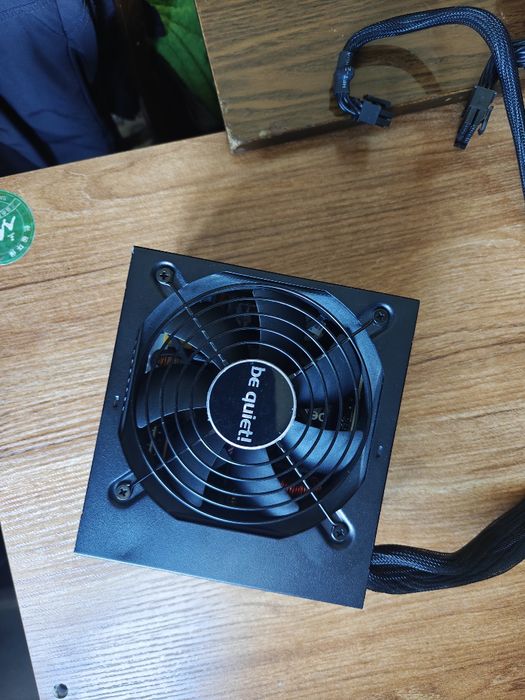 Продаю блок питания be quiet 700W
