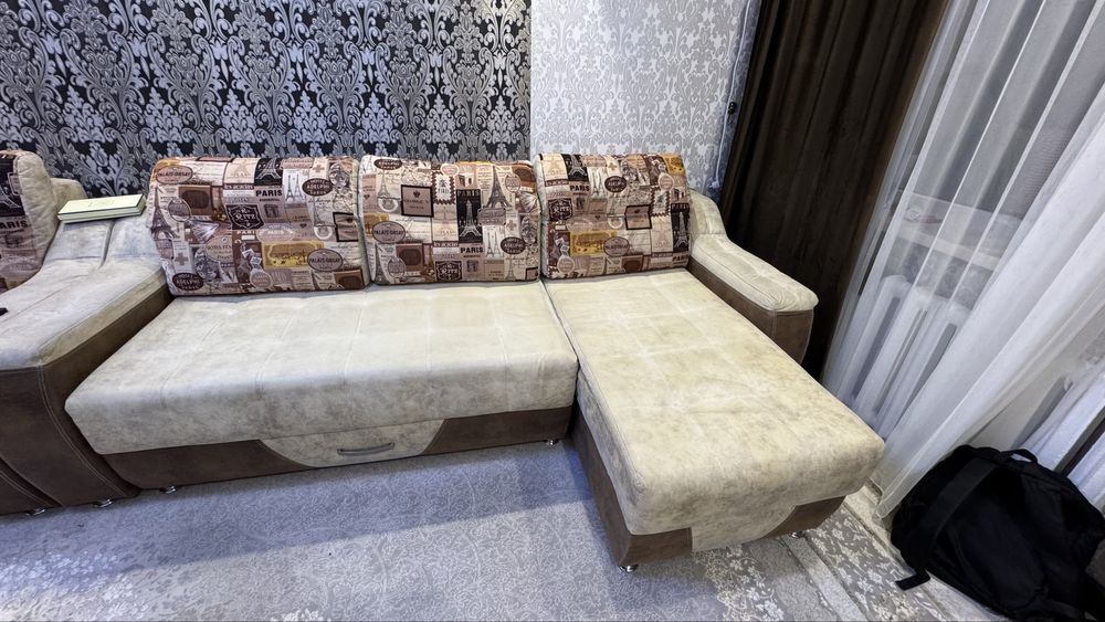 Диванный уголок