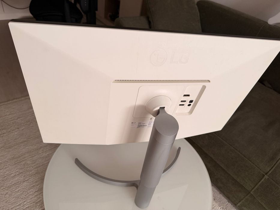 Monitor 4K LG 27" IPS Ideal design/gaming.Ca nou