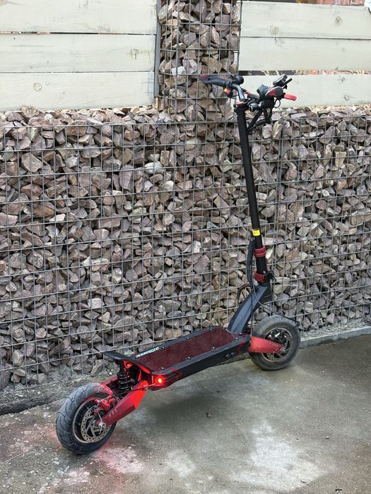продам мощный электросамокат kugoo g1