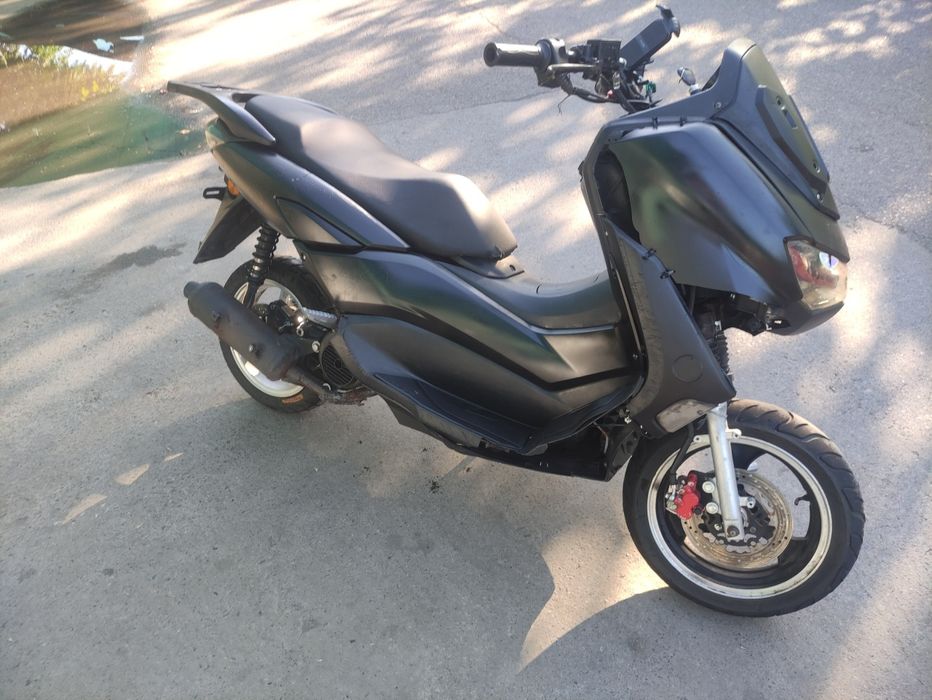 Skuter N-Max 2023