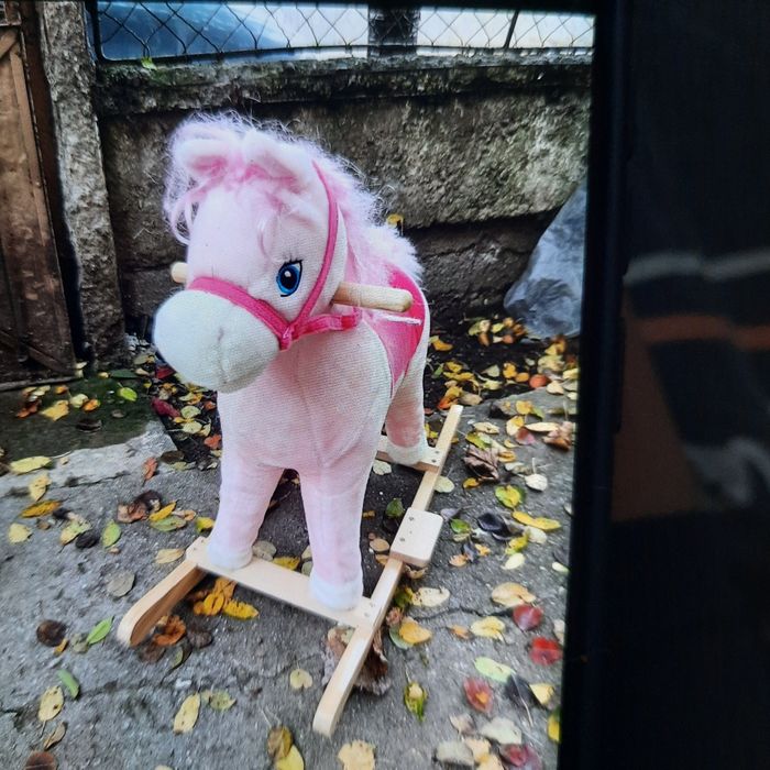 Музикално люлеещо конче