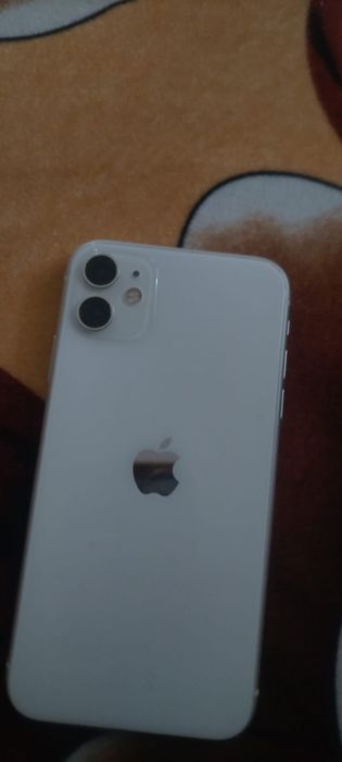 Vând iphone 11
