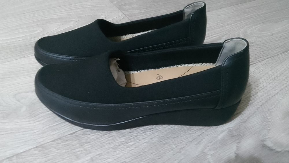 Продам обувь женскую