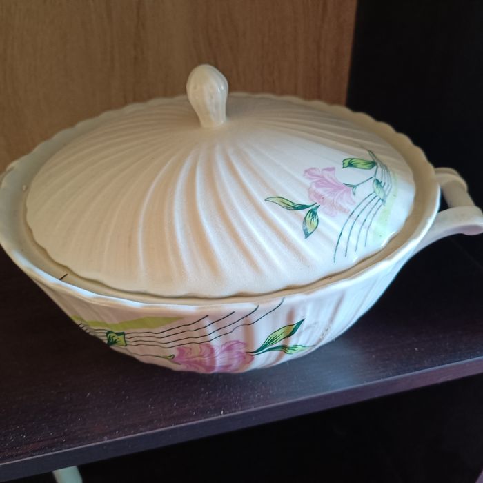 Порцелан- Сервиз за кафе от български порцелан,супник и 3 чаши подарък