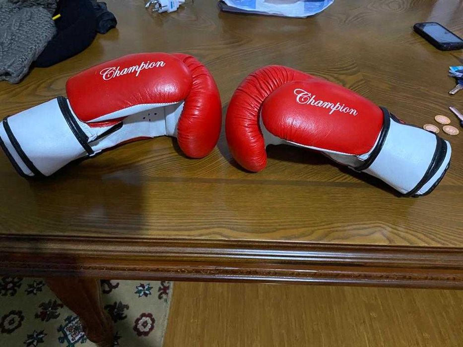 Боксерские перчатки