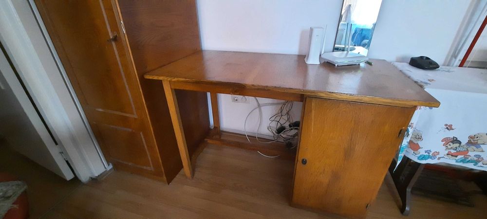 Șifonier 40 x 60 x 2,21, birou 120 x 60 x 76, aplică iluminat