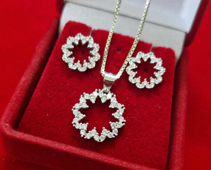 AG196,set argint 925,nou/marcat,3 piese zirconiu alb .ideal cadou