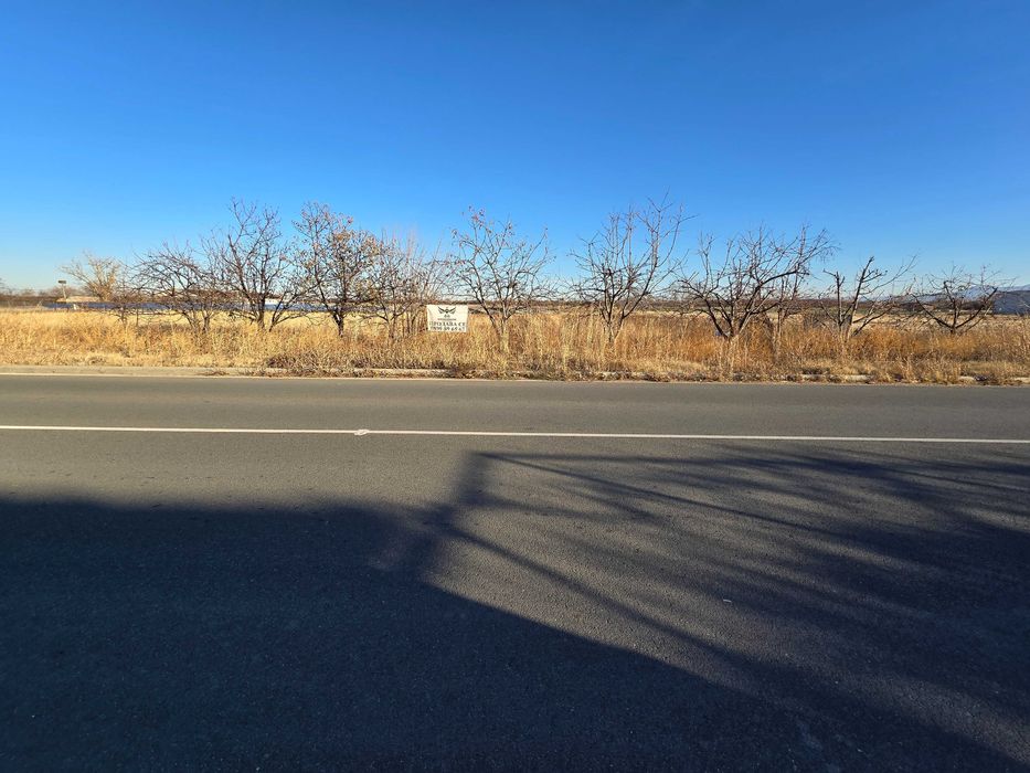 Продавам парцел 2400кв.м. в с.Моминско, общ.Садово статут УПИ