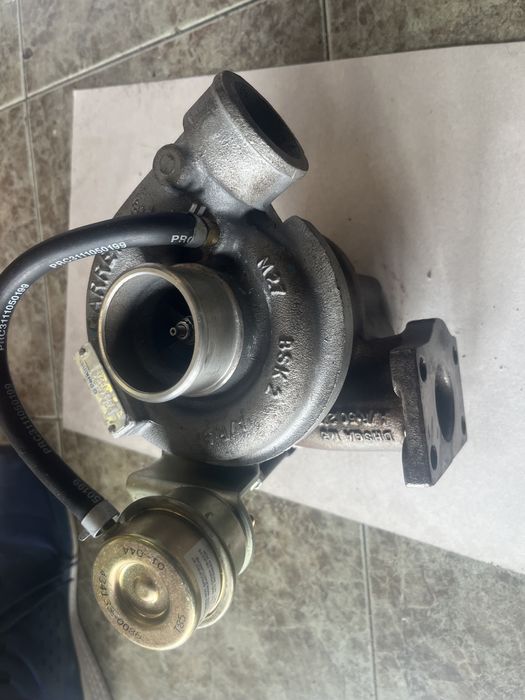 Продавам турбокомпресор перкинс Д5800