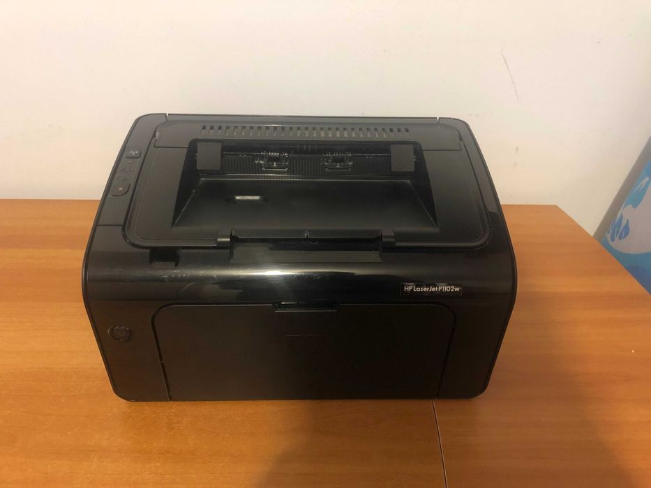 Imprimanta WiFi Laser HP P1102W alb negru,scanare print si scanare din telefon,stare excelenta