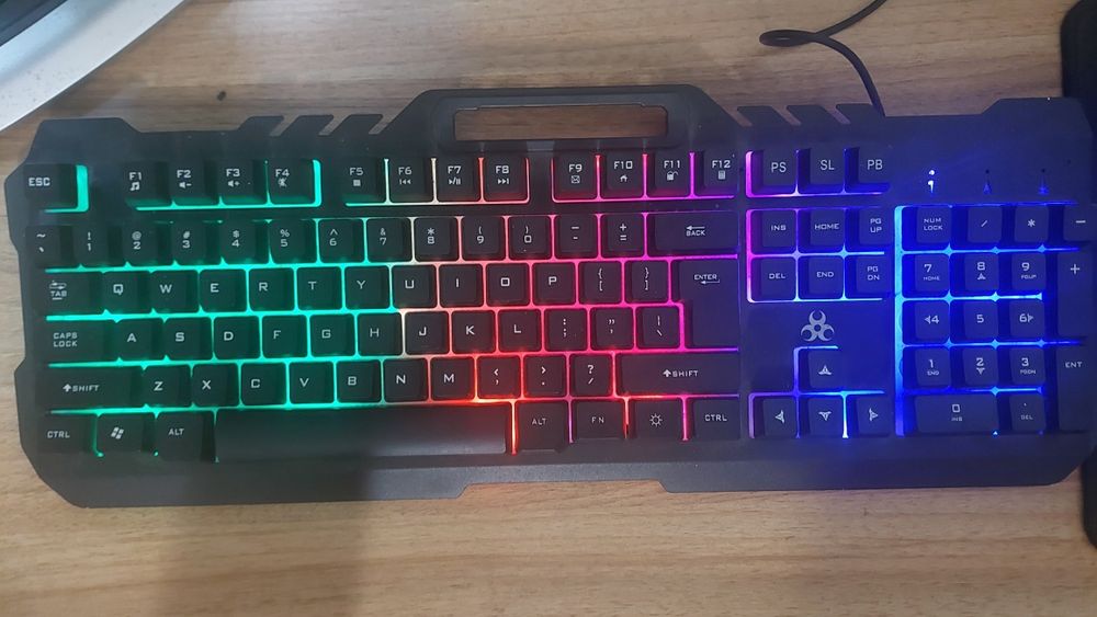 Vand tastatura mecanica seria Myria Nuclear