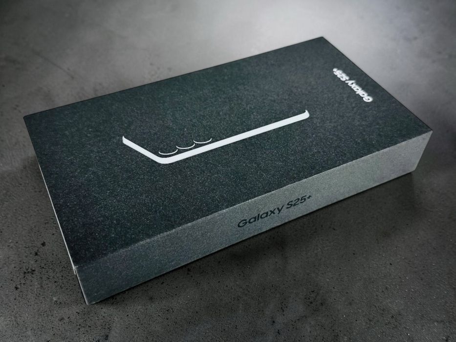 НОВ! Samsung Galaxy S25 Plus 5G 256GB 12RAM Navy / Silver