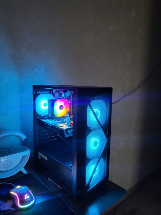 Kompyuter   sotiladi.