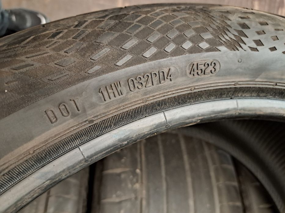 Set anvelope 295/35 R21 cu 265/40 R21 Continental dot 2023