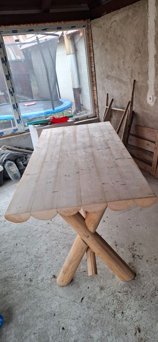 Set rustic,masă plus două bănci din lemn masiv lucrate manual