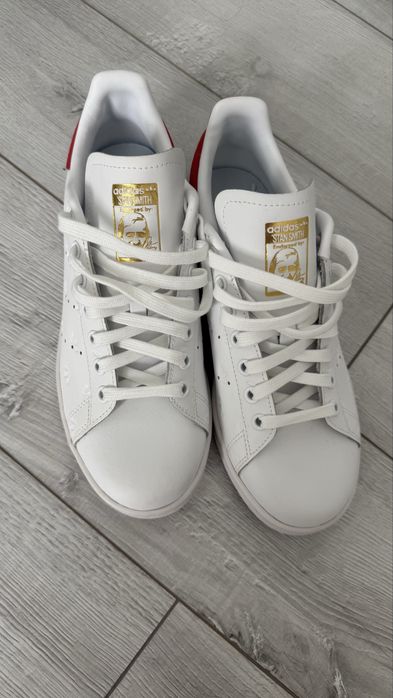 Продам новые adidas кеды